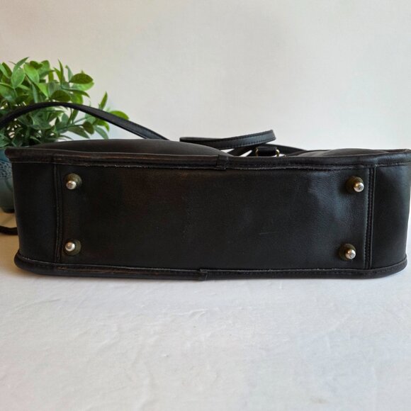 EUC & HTF Vintage Coach Skinny Flight Bag (#9706) in Black - Picture 8 of 13